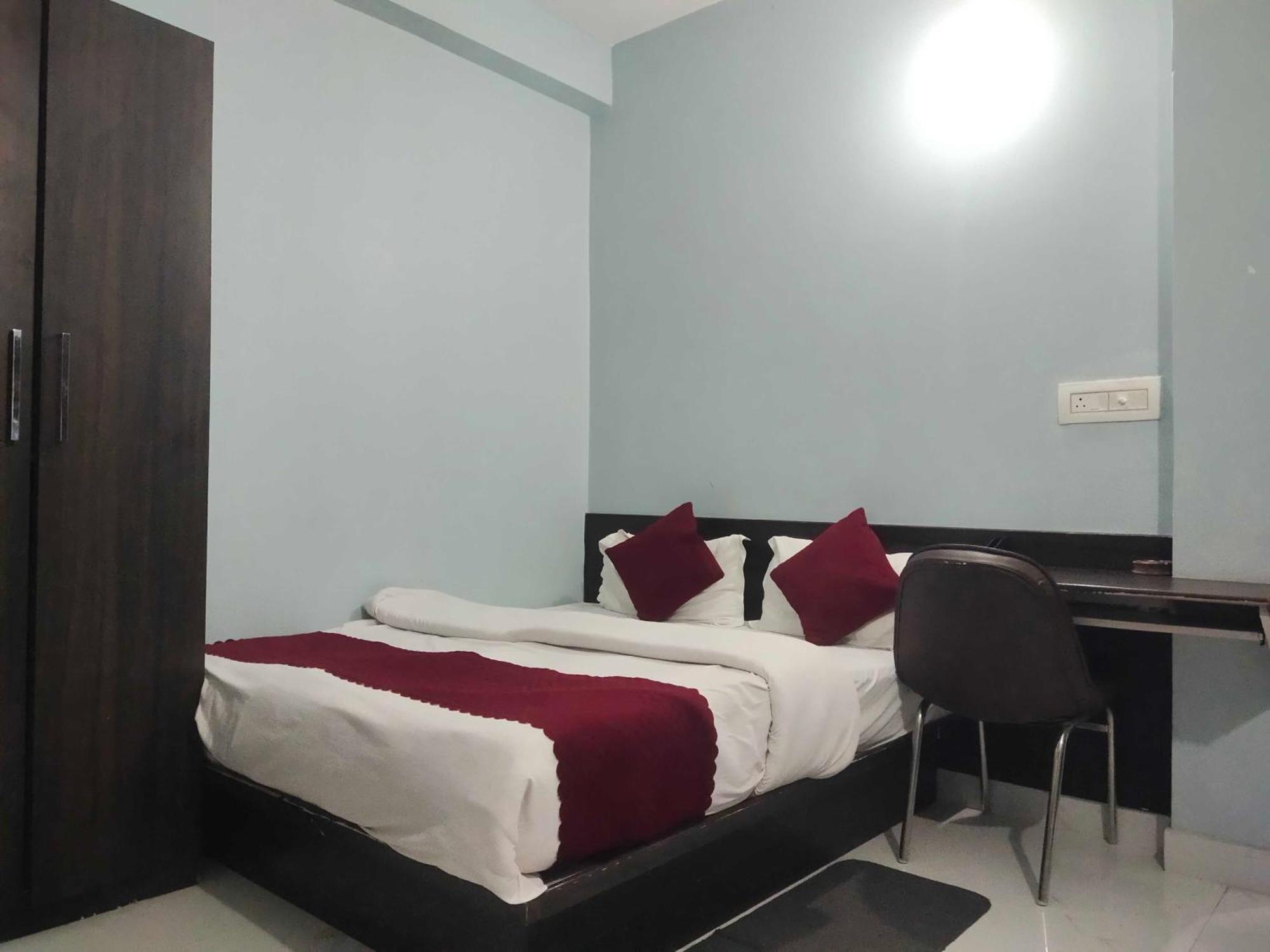 Hotel O Home Aditya Inn Suits Homestay Ayodhya Exterior foto